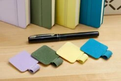 Leuchtturm1917 Pen Loop - Lilac 9 Leuchtturm1917 Pen Loop - Lilac -Office Supplies Sale Leuchtturm1917 PenLoop Lilac Ocean Olive Vanilla 1