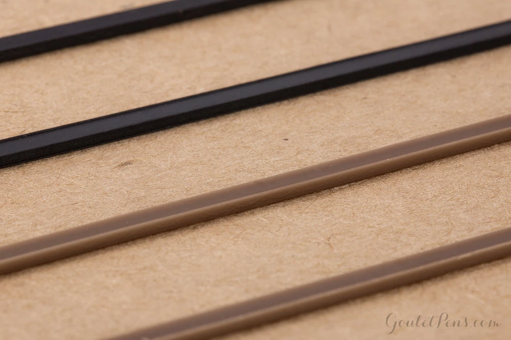 Traveler's Notebook Accessory 021 - Connecting Rubber Bands (Regular) 4 Traveler's Notebook Accessory 021 - Connecting Rubber Bands (Regular) - Image 2