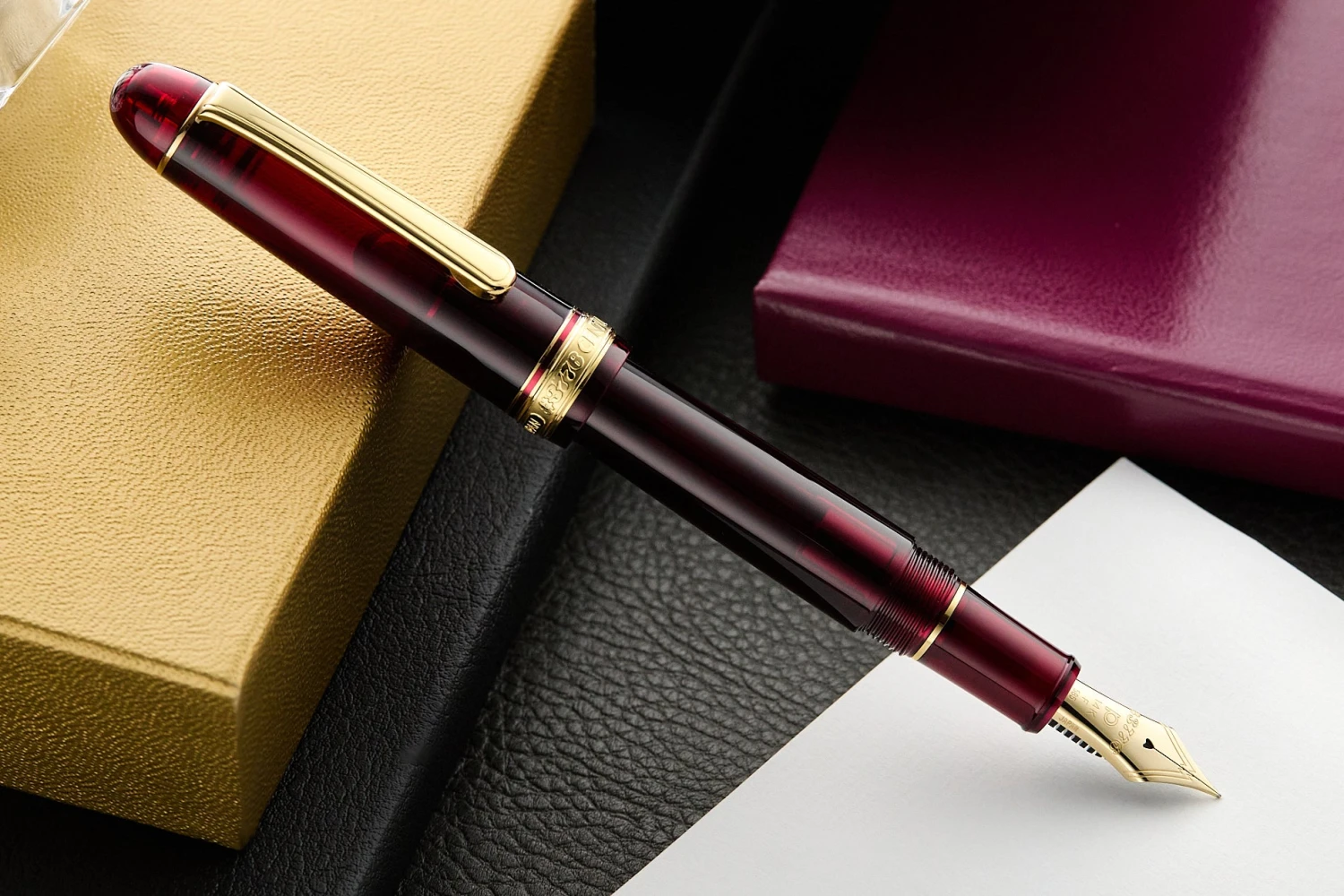 Platinum #3776 Century Fountain Pen - Bourgogne/Gold 8 Platinum #3776 Century Fountain Pen - Bourgogne/Gold - Image 6