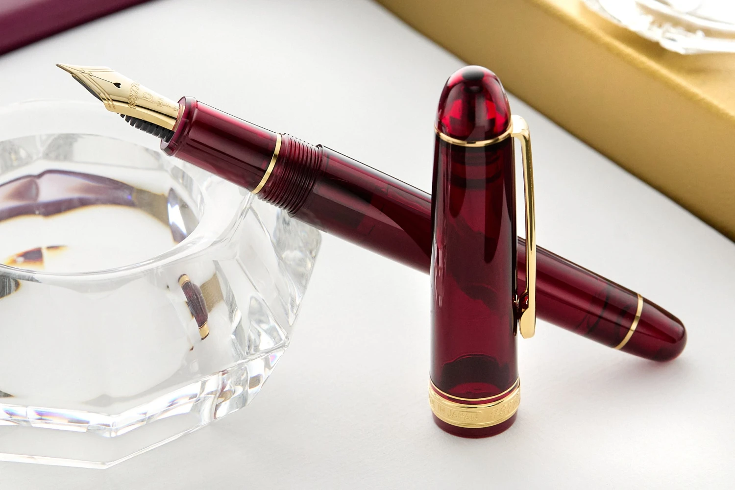 Platinum #3776 Century Fountain Pen - Bourgogne/Gold 10 Platinum #3776 Century Fountain Pen - Bourgogne/Gold - Image 8